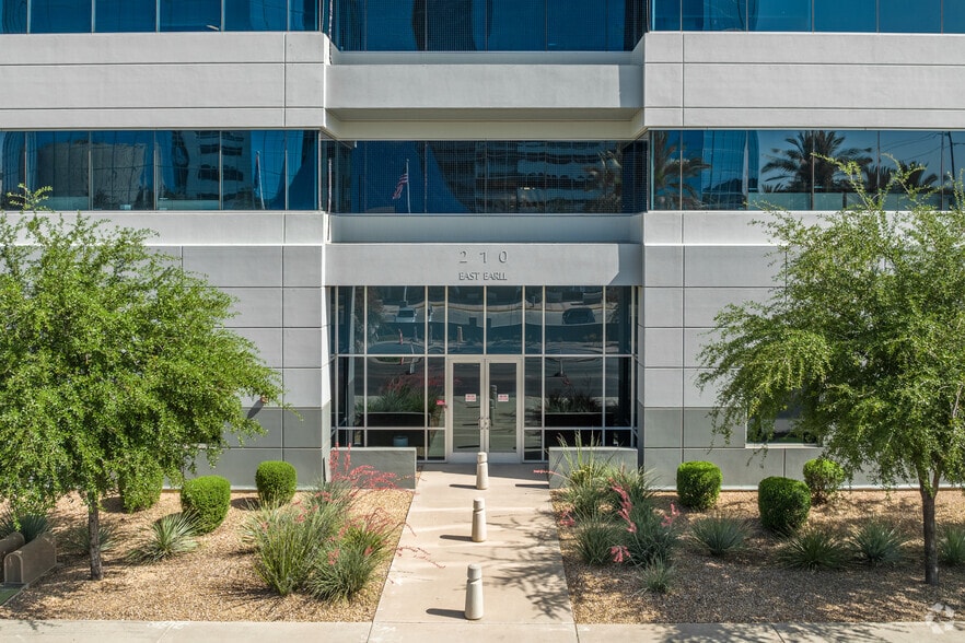 210 E Earll Dr, Phoenix, AZ for sale - Building Photo - Image 3 of 19