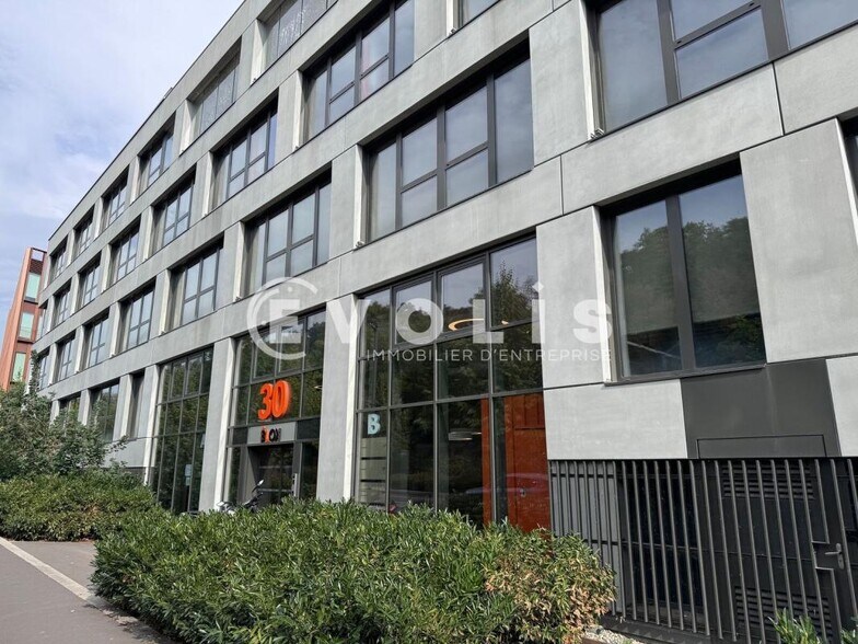 30 Rue Joannès Carret, Lyon à louer - Photo du bâtiment - Image 1 de 26
