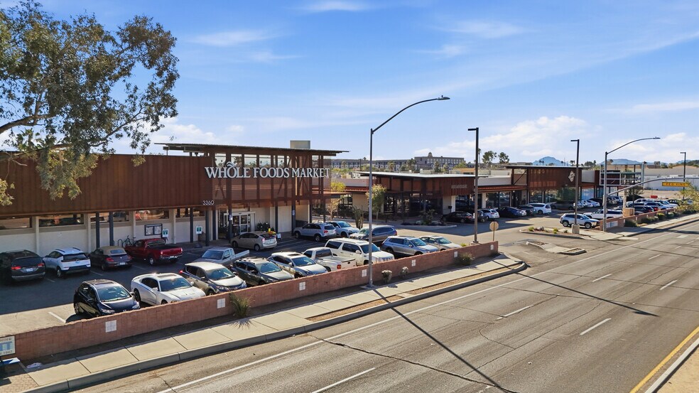 3400 E Speedway Blvd, Tucson, AZ à louer - Photo du bâtiment - Image 2 de 18