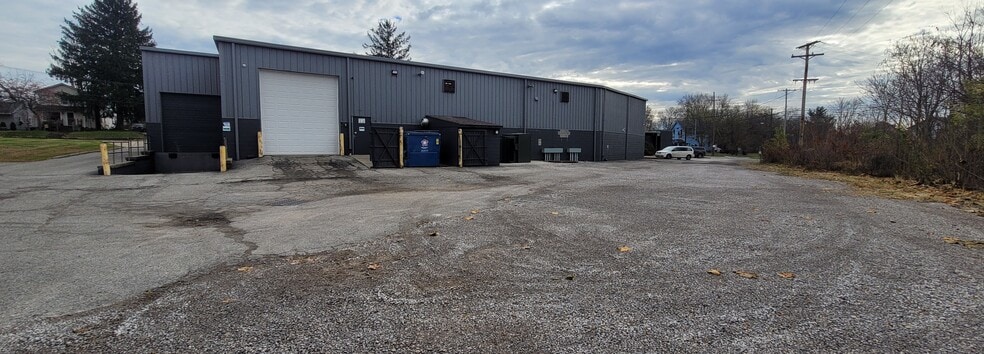 704 Warren Ave, Niles, OH for sale - Building Photo - Image 2 of 2