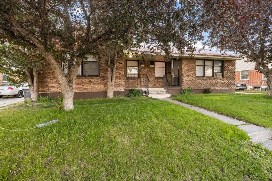 610-612 Holbrook Dr, Idaho Falls, ID à vendre - Photo principale - Image 1 de 2
