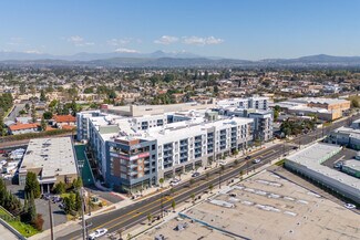 Plus de détails pour 505-535 W Crowther Ave, Placentia, CA - Commerce de détail à louer