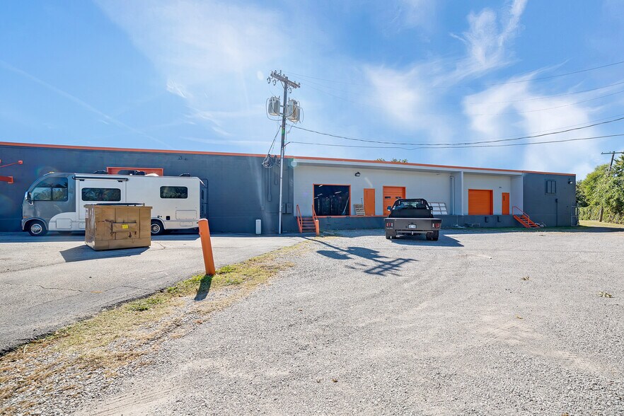 4250 S 76th East Ave, Tulsa, OK à louer - Photo du bâtiment - Image 2 de 4