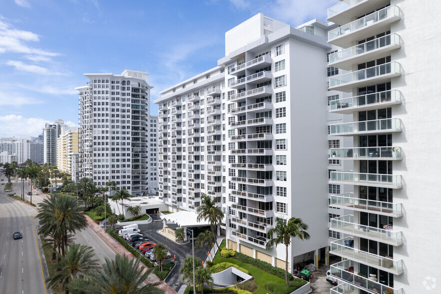 5700 Collins Ave, Miami Beach, FL for sale - Primary Photo - Image 1 of 1