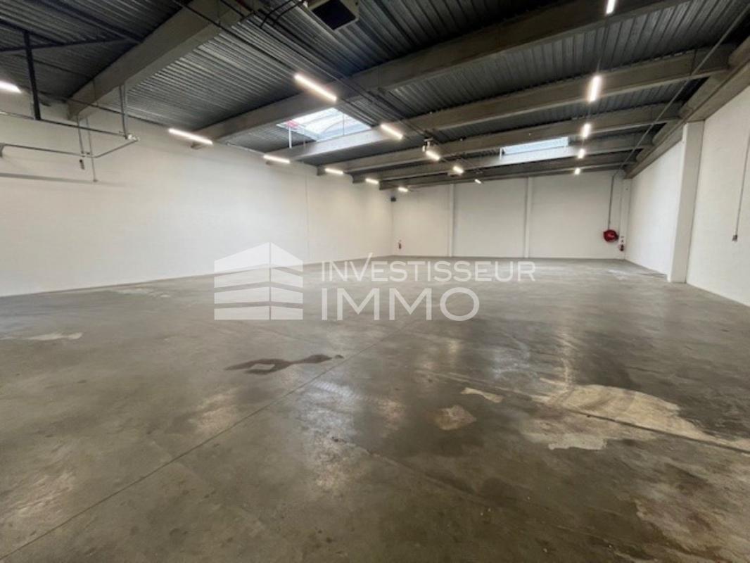 Flex in Le Bourget for lease Building Photo- Image 1 of 5