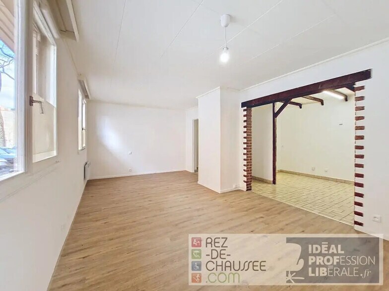 Office in Lyon for sale - Interior Photo - Image 2 of 5