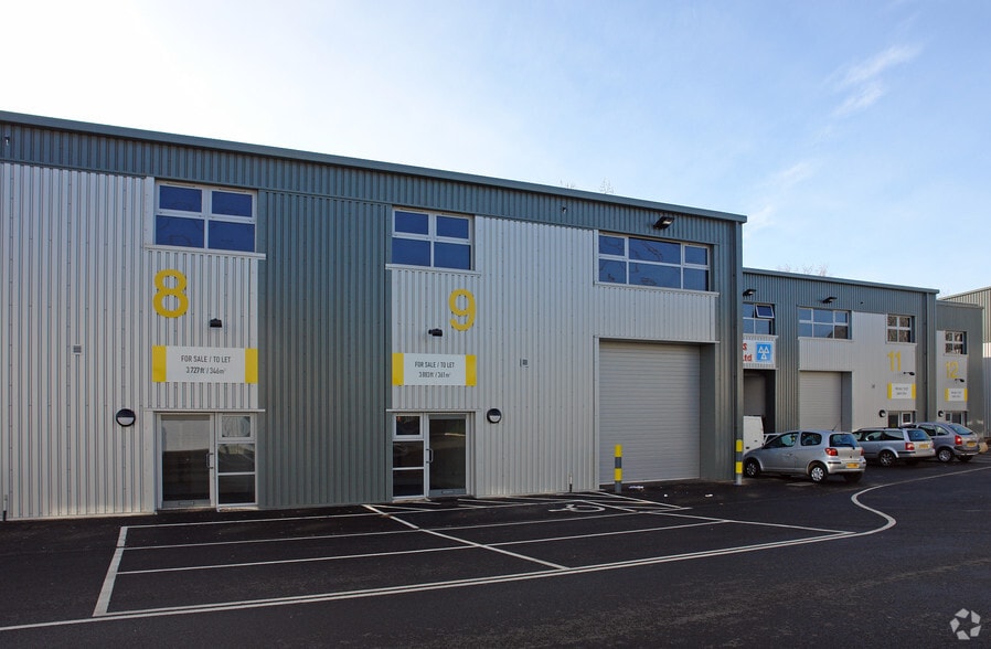 Minden Rd, Sutton à louer - Photo du bâtiment - Image 2 de 5