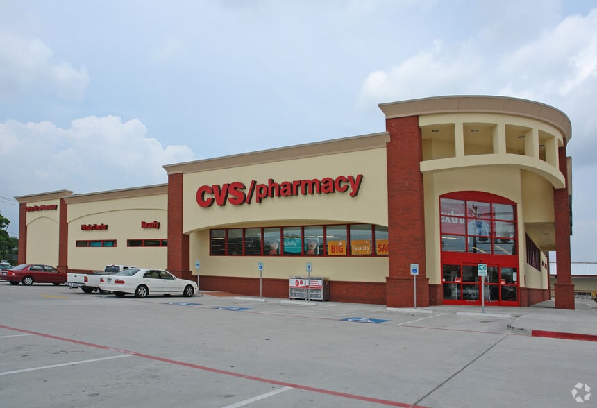 3890 Phelan Blvd, Beaumont, TX for lease - Primary Photo - Image 1 of 2