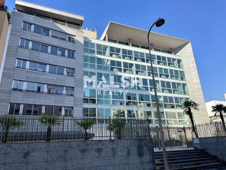 Bureau dans Lyon à louer - Photo du bâtiment - Image 1 de 17