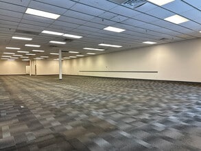 1650 Wabash Ave, Springfield, IL for lease Interior Photo- Image 2 of 20