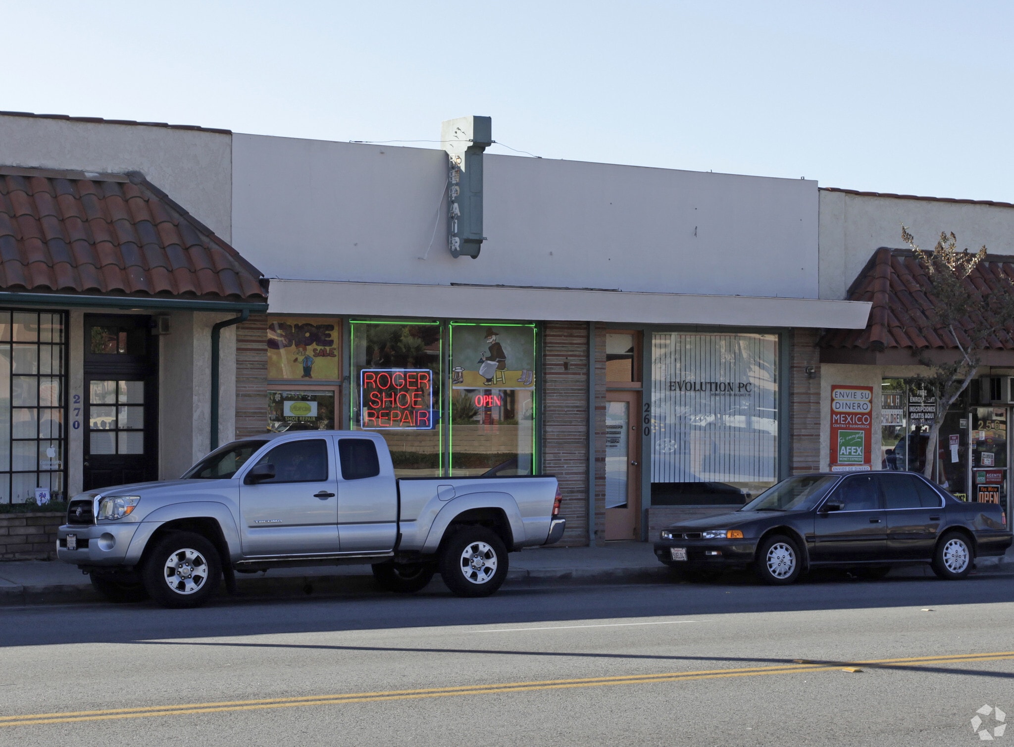 260-264 E La Habra Blvd, La Habra, CA for lease Primary Photo- Image 1 of 3