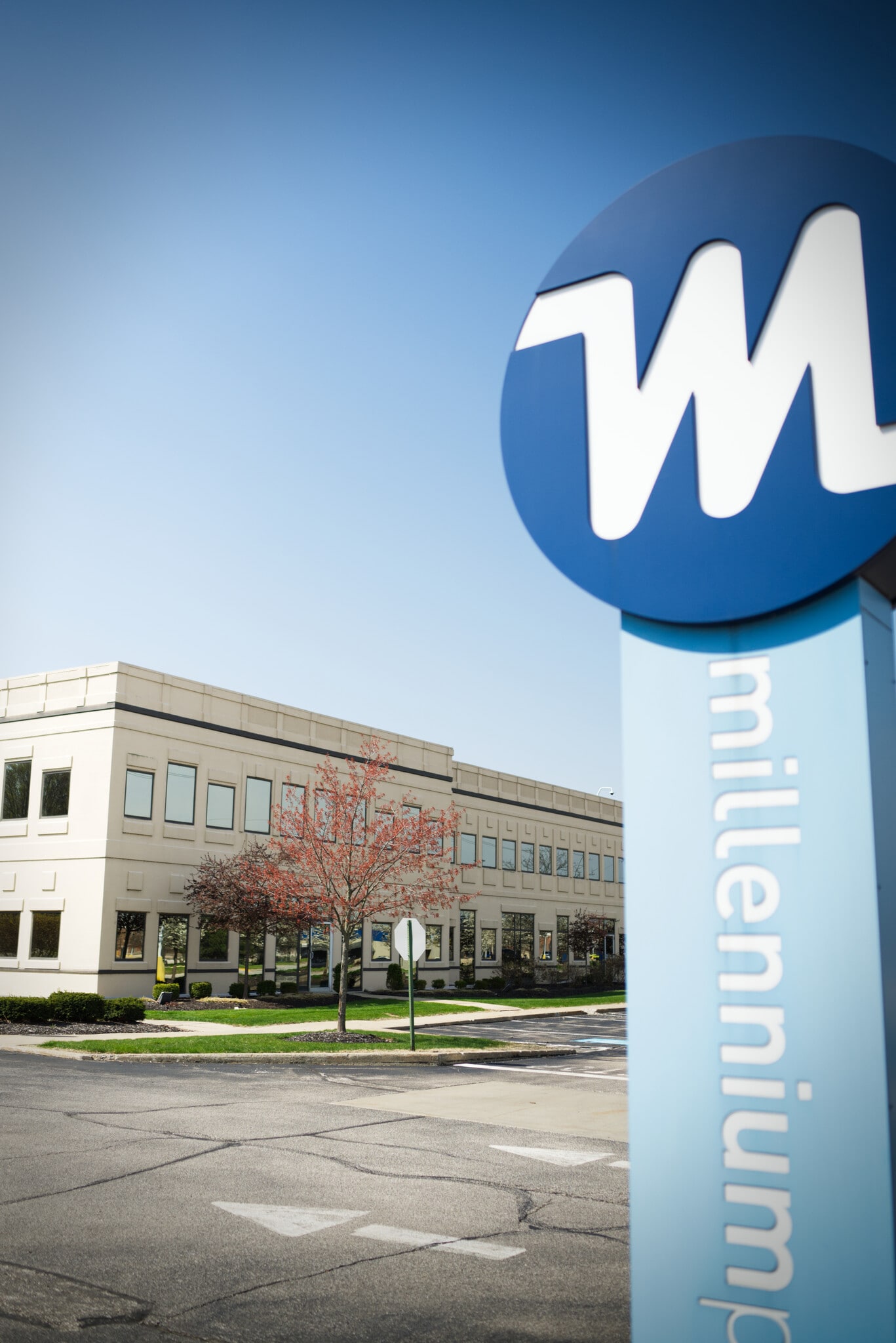 25209-25249 Country Club Blvd, North Olmsted, OH for lease Building Photo- Image 1 of 8