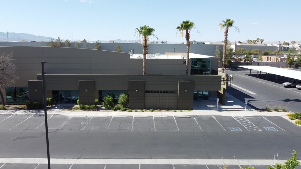 625 Pilot Rd, Las Vegas, NV à louer - Photo du bâtiment - Image 1 de 6