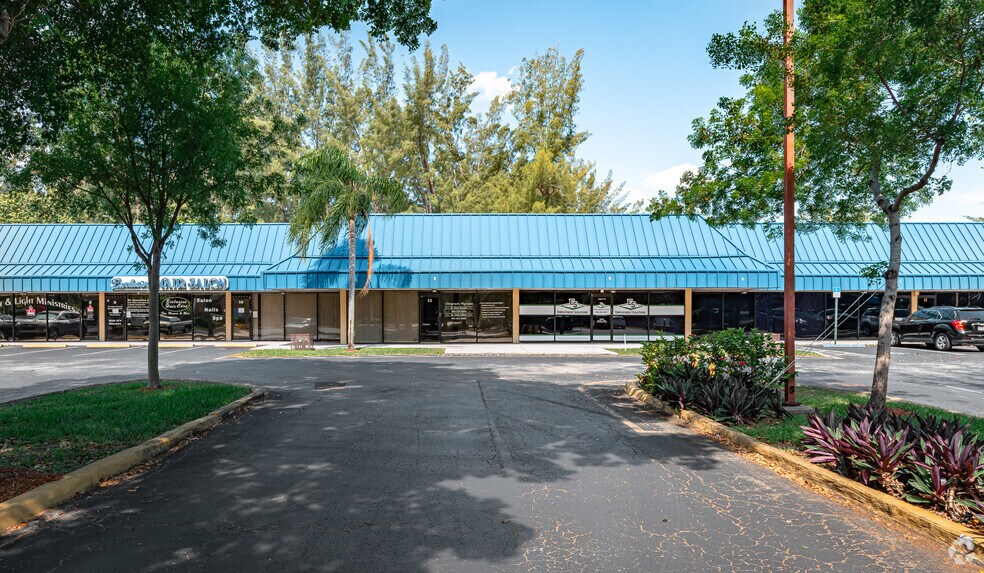 3601 W Commercial Blvd, North Lauderdale, FL à louer - Photo du bâtiment - Image 3 de 5