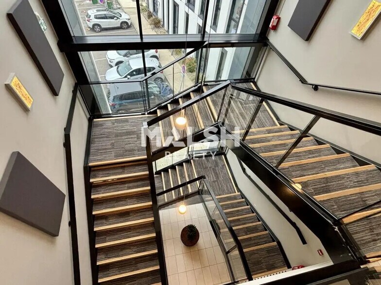 Bureau dans Lyon à vendre - Hall d’entrée - Image 3 de 12