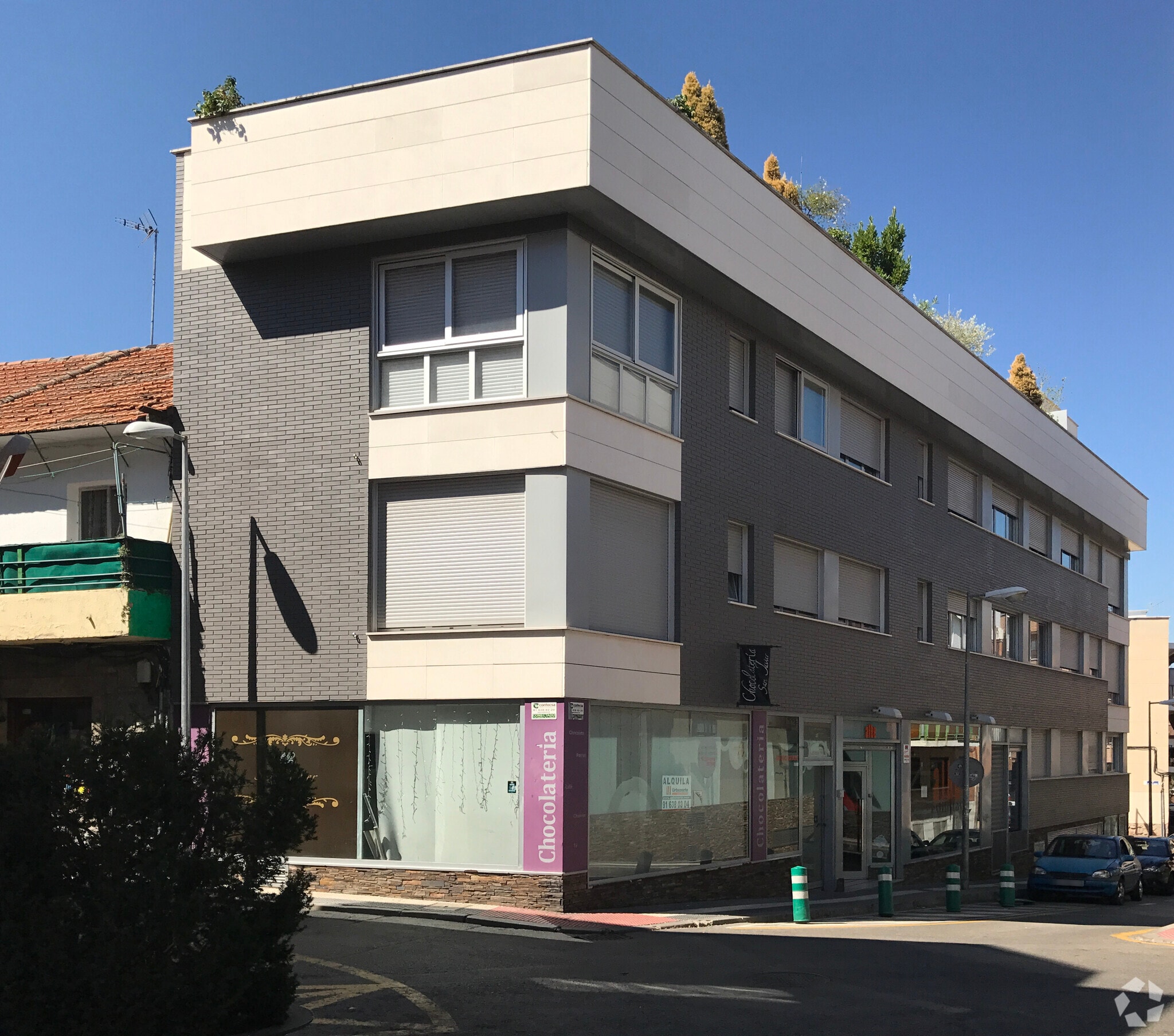 Calle Monjitas, 5, Majadahonda, Madrid for sale Primary Photo- Image 1 of 2
