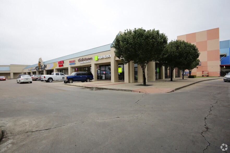 6603-6781 S Hwy 6, Houston, TX à louer - Photo du bâtiment - Image 2 de 10