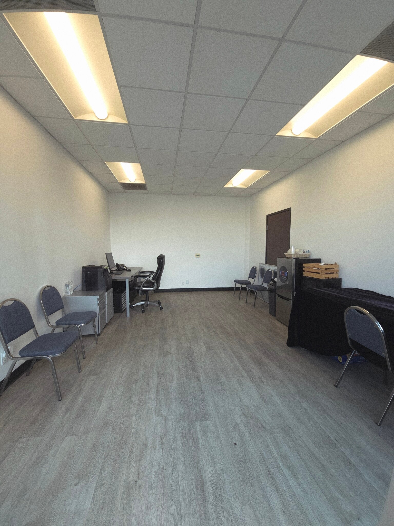 221 E 12th St, Los Angeles, CA for lease Interior Photo- Image 1 of 1