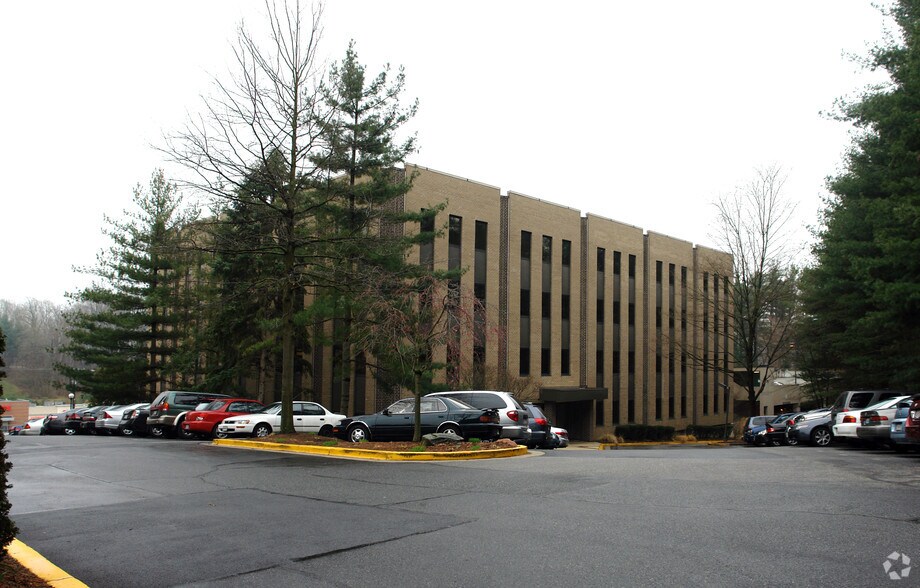 10720 Columbia Pike, Silver Spring, MD à louer - Photo principale - Image 1 de 15