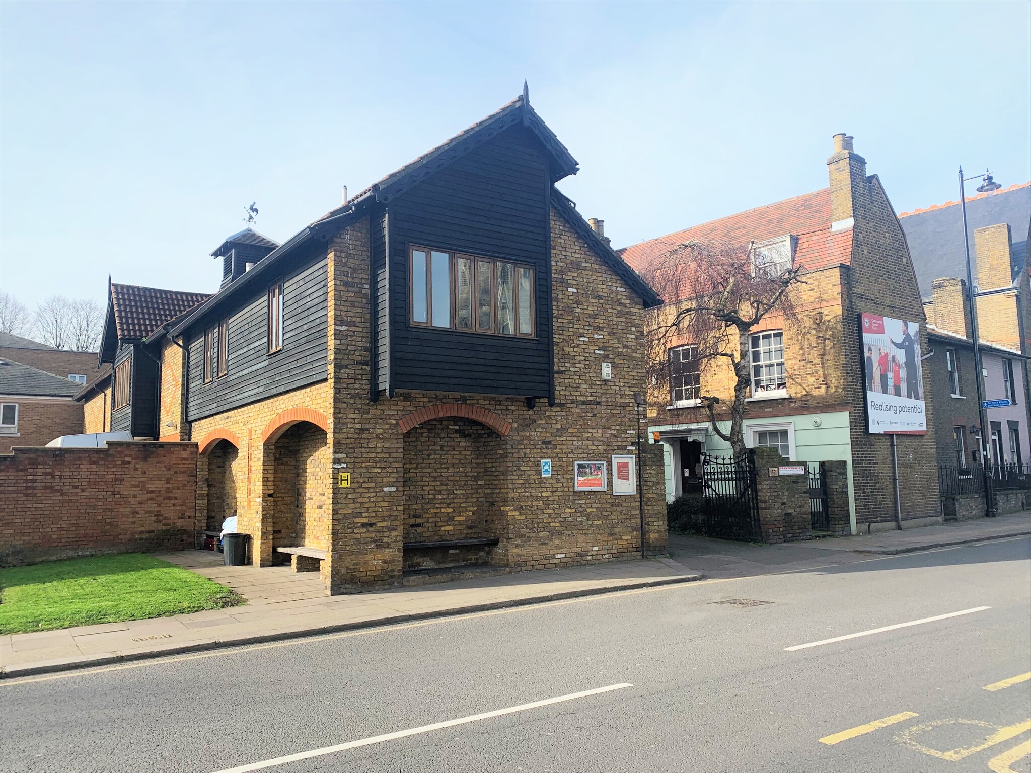 37 Half Acre, Brentford for sale Building Photo- Image 1 of 1