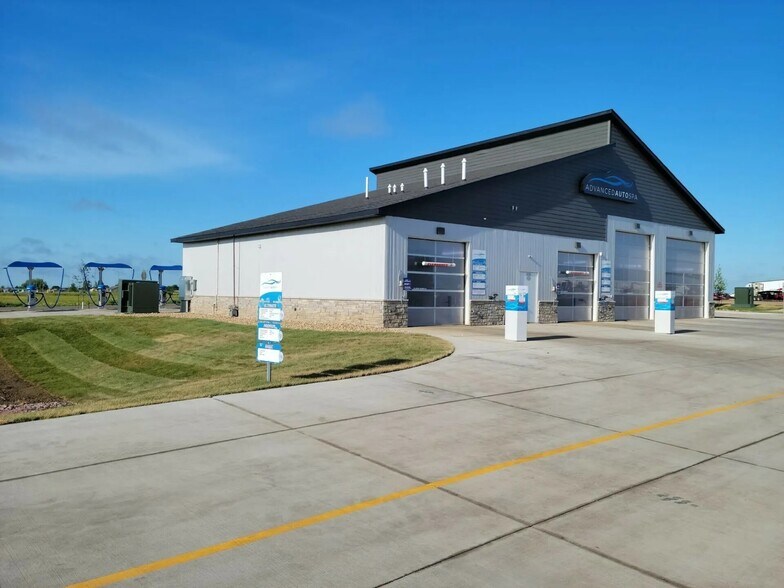 810 Gateway Ln, Tea, SD à vendre - Photo du bâtiment - Image 1 de 6