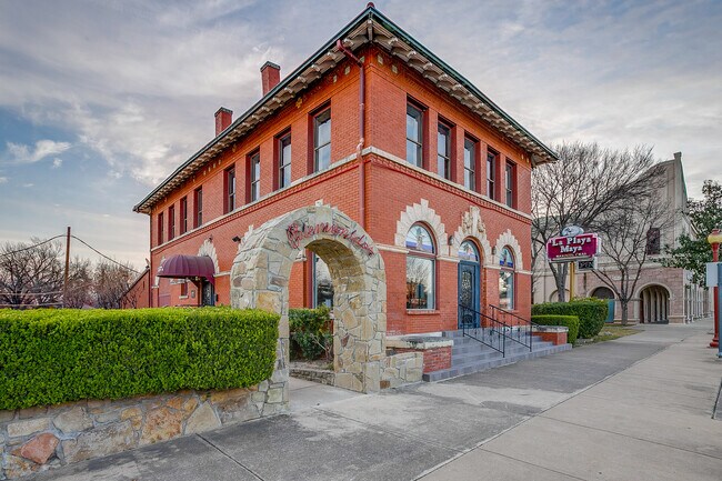 Plus de détails pour 1540 N Main St, Fort Worth, TX - Commerce de détail à louer