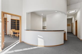 600-612 S 227th St, Des Moines, WA for lease Lobby- Image 1 of 13