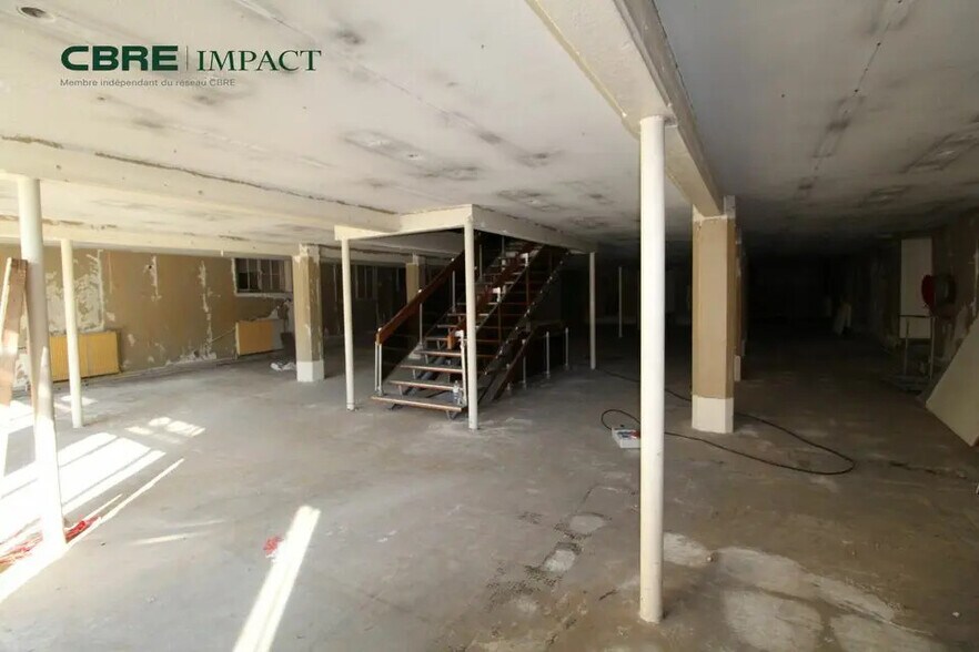 Retail in Reims for lease - Interior Photo - Image 2 of 3