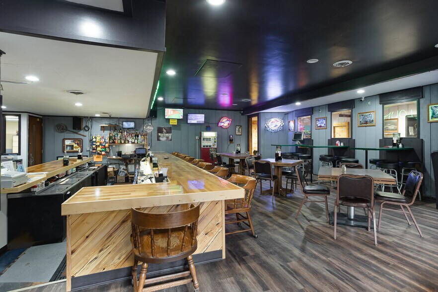 400 Main St, White Pine, MI à vendre - Photo du bâtiment - Image 3 de 22