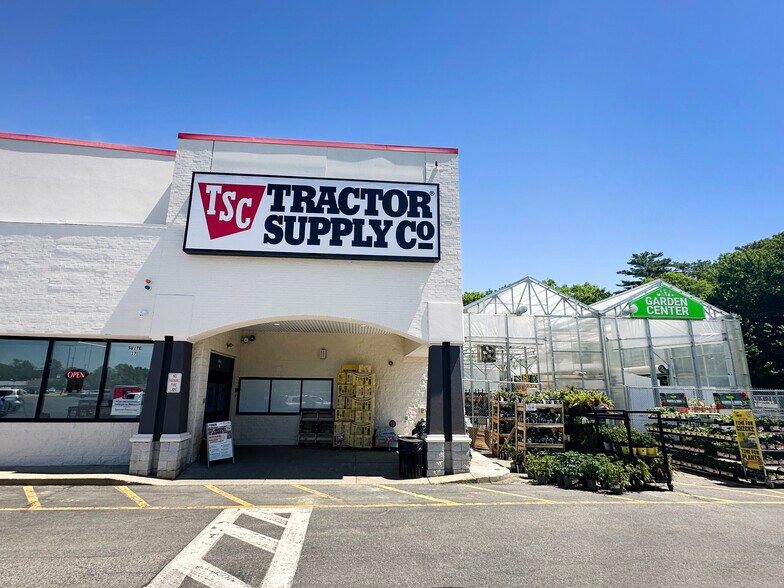 270 Lafayette Rd, Seabrook, NH for lease - Building Photo - Image 3 of 12