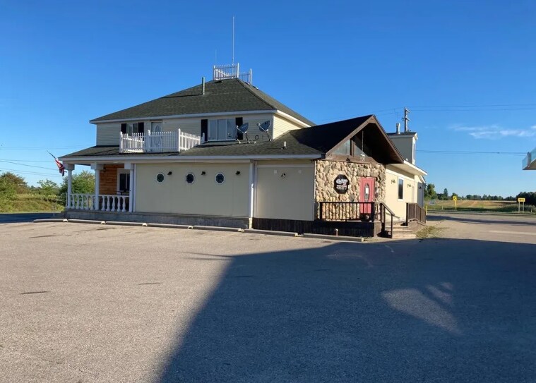 6020 Emmett Rd, Brockway, MI à vendre - Photo du bâtiment - Image 2 de 12