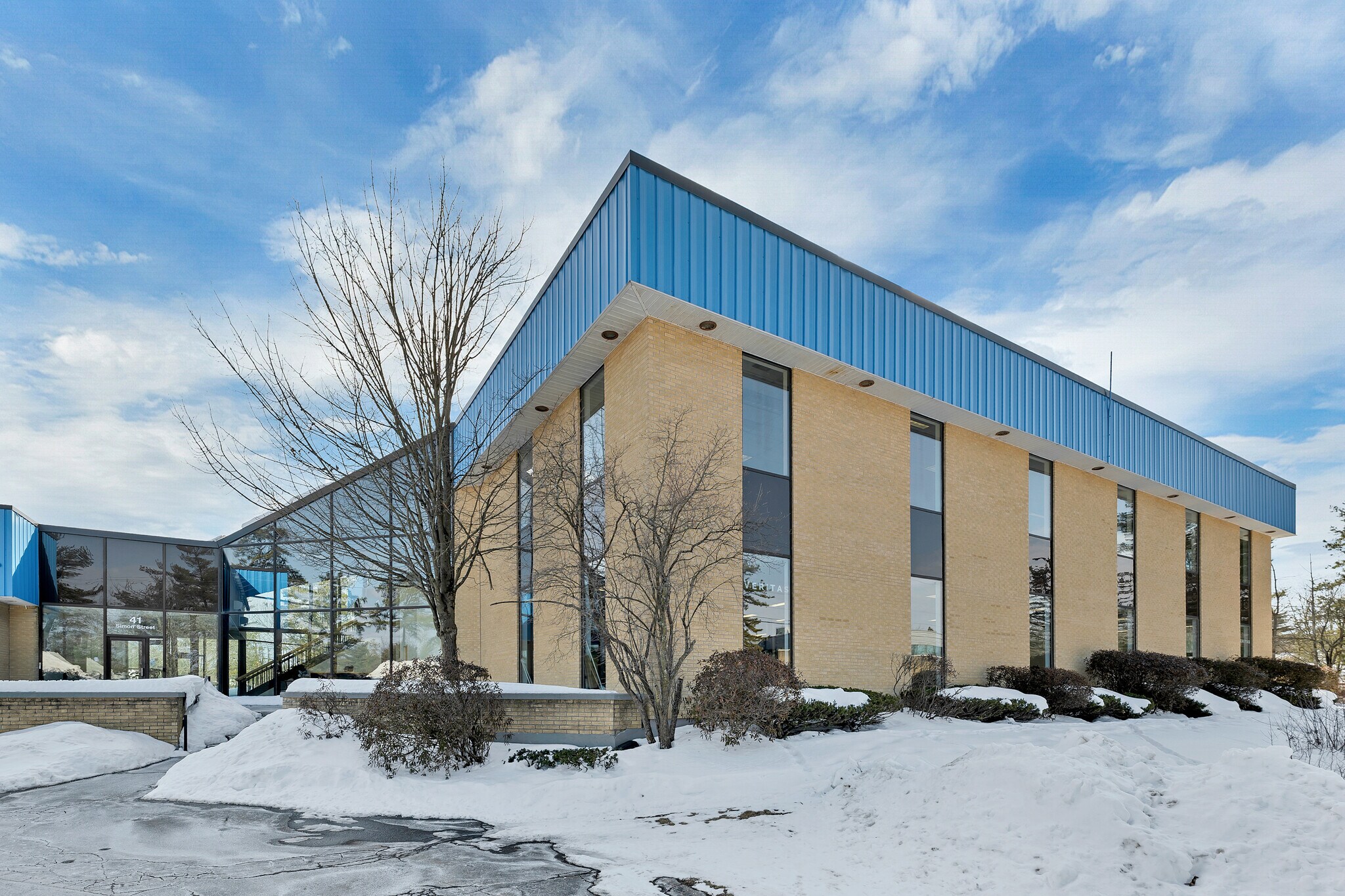 41 Simon St, Nashua, NH à louer Photo principale- Image 1 de 60