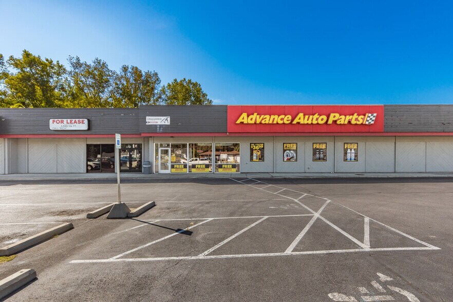 229-245 E Main St, West Jefferson, OH à louer - Photo du bâtiment - Image 3 de 9