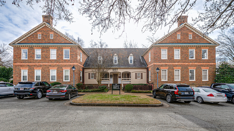 605 N Courthouse Rd, Richmond, VA à vendre - Photo du bâtiment - Image 1 de 39