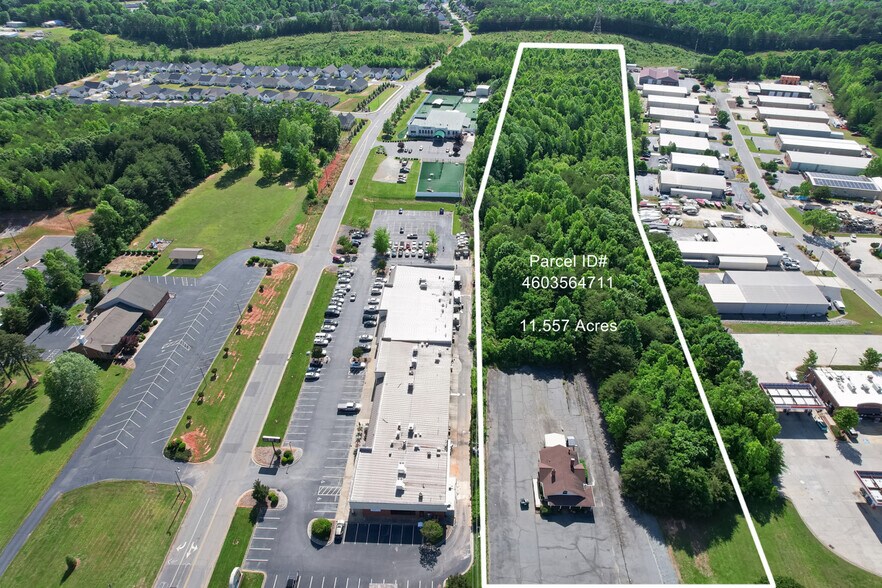 1515 N NC 16 Business Hwy, Denver, NC à vendre - Photo du bâtiment - Image 3 de 14