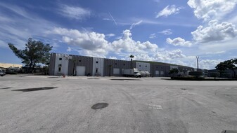 9300-9410 NW 100th St, Medley FL - Entrepôt