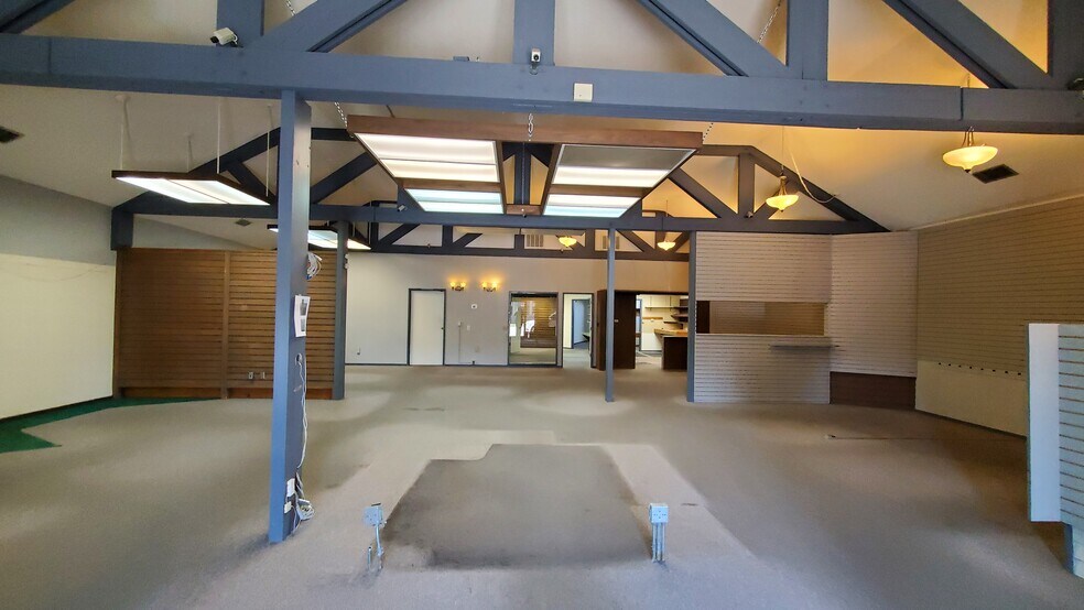 1123 E Sherman Ave, Coeur d'Alene, ID à louer - Photo du bâtiment - Image 2 de 21