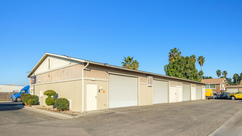 1050 San Jose Ave, Clovis, CA à louer - Photo du bâtiment - Image 2 de 11