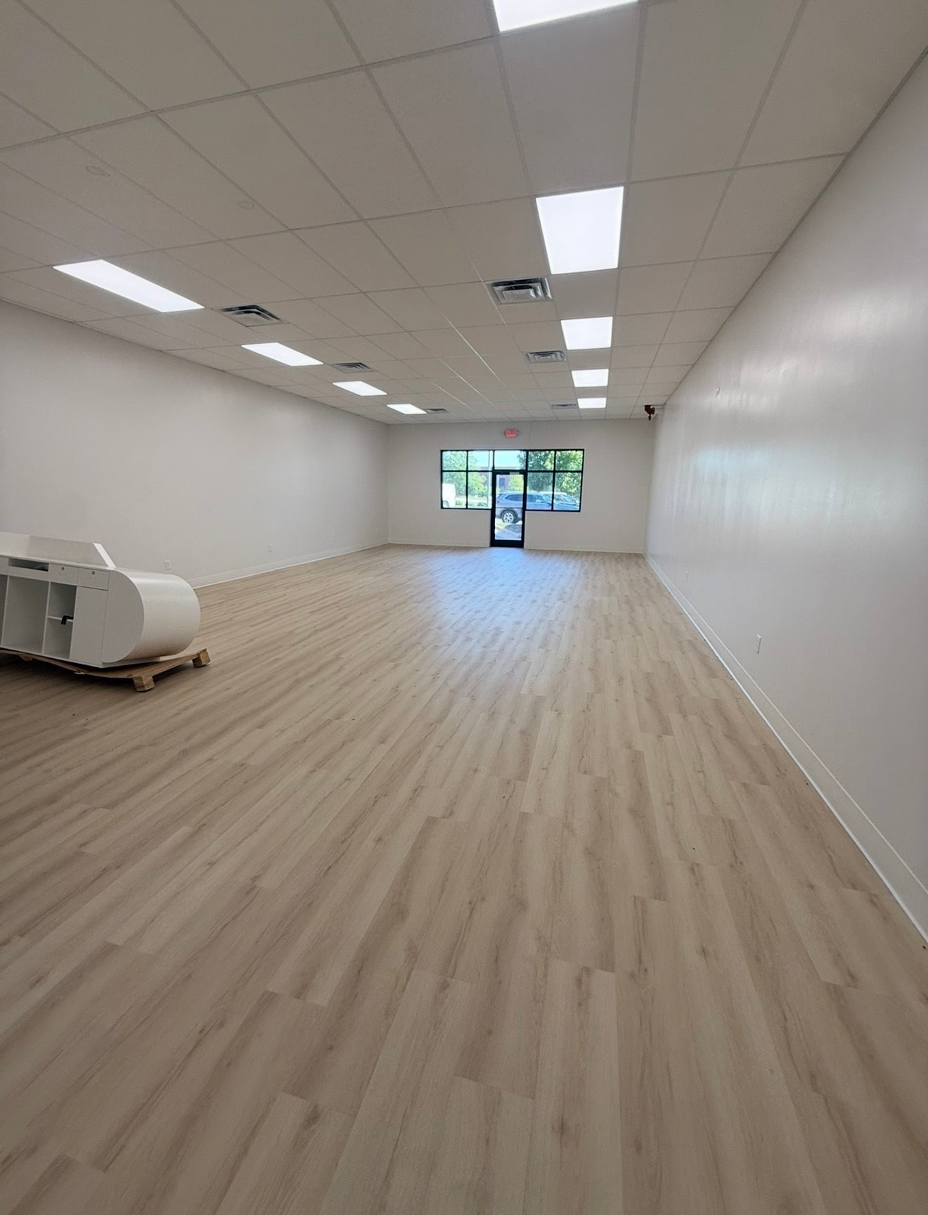 150-190 Hanes Mill Ct, Winston-Salem, NC for lease Interior Photo- Image 1 of 3