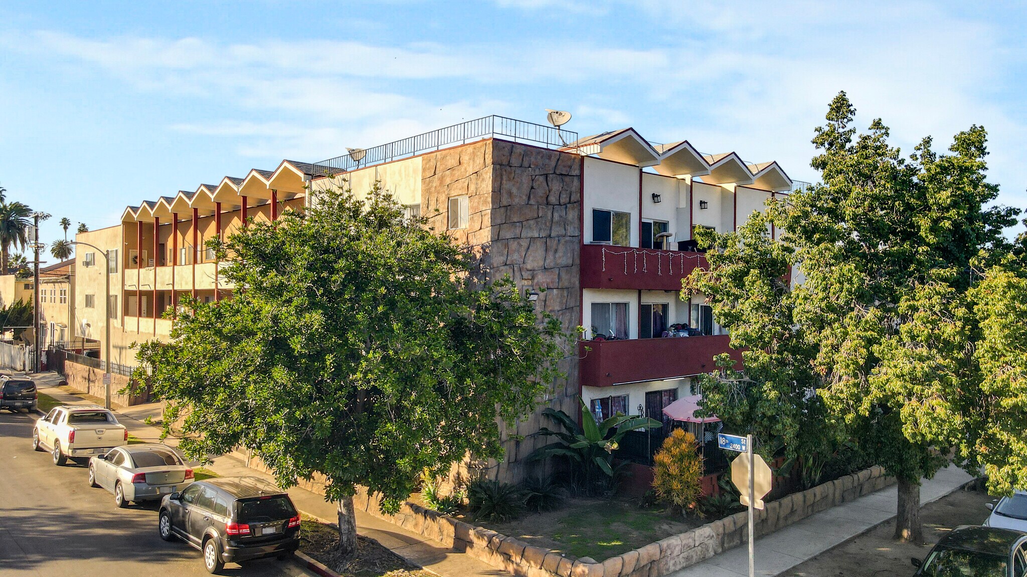 2405 W 18th St, Los Angeles, CA à vendre Photo principale- Image 1 de 13