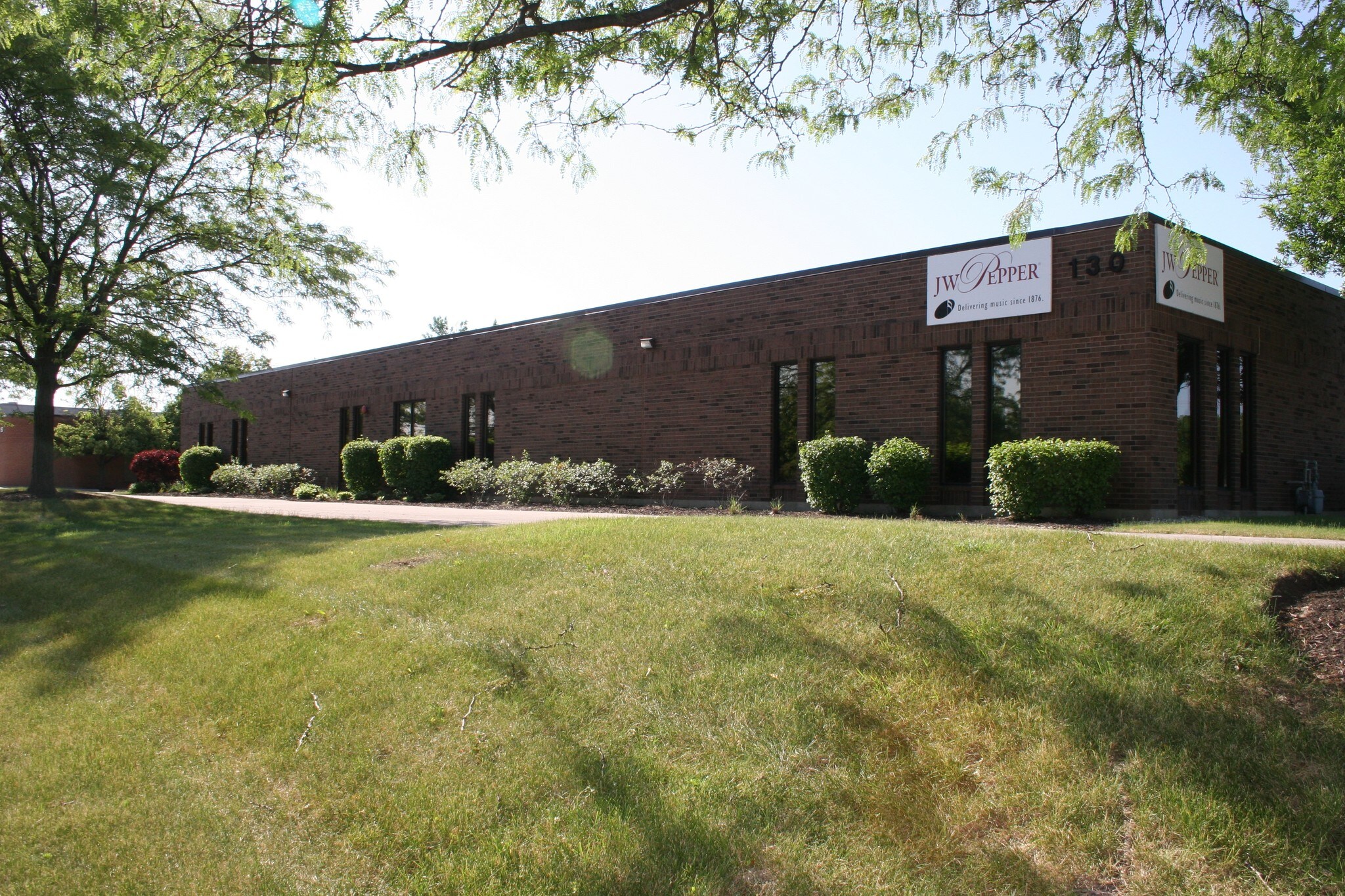 130 E St. Charles Rd, Carol Stream, IL à louer Photo principale- Image 1 de 8