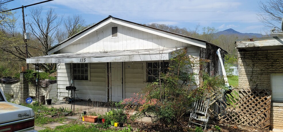 120 & 114 Old Balsam, Waynesville, NC à vendre - Photo du b timent - Image 2 de 18