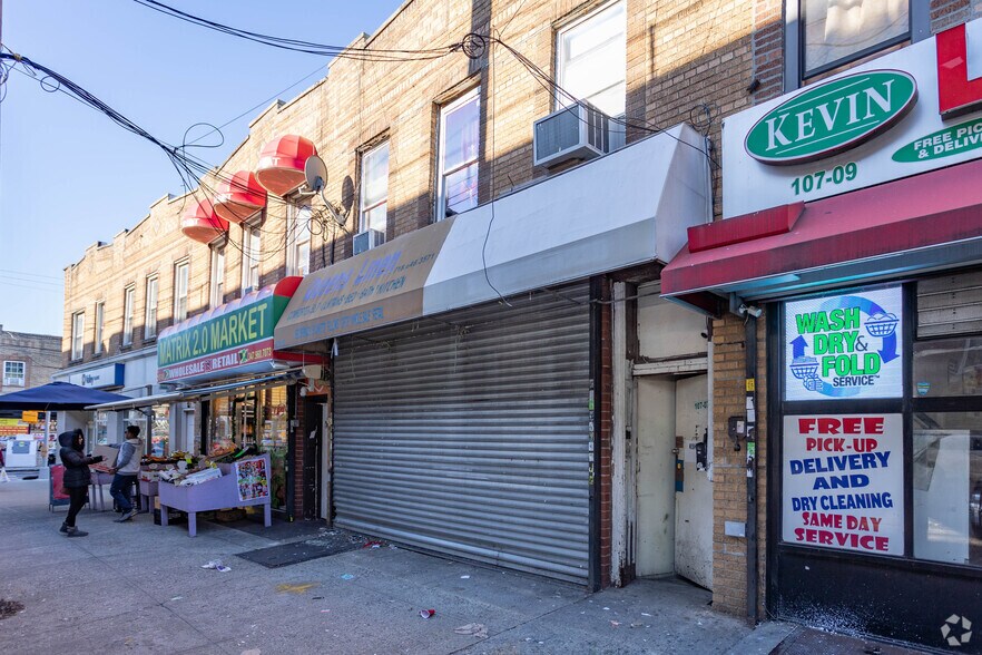 10707 Liberty Ave, Ozone Park, NY à louer - Photo du bâtiment - Image 1 de 5