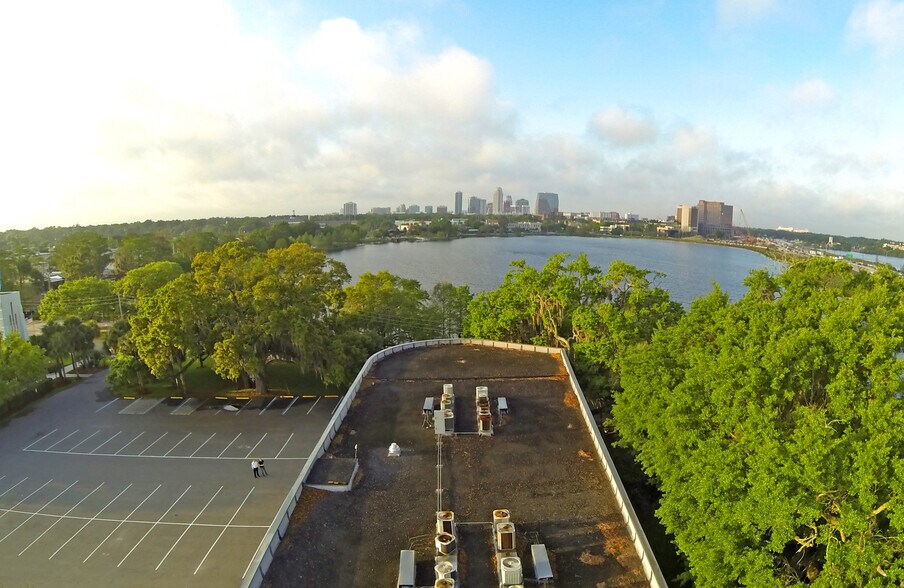 221 NE Ivanhoe Blvd, Orlando, FL à louer - Photo du bâtiment - Image 2 de 28