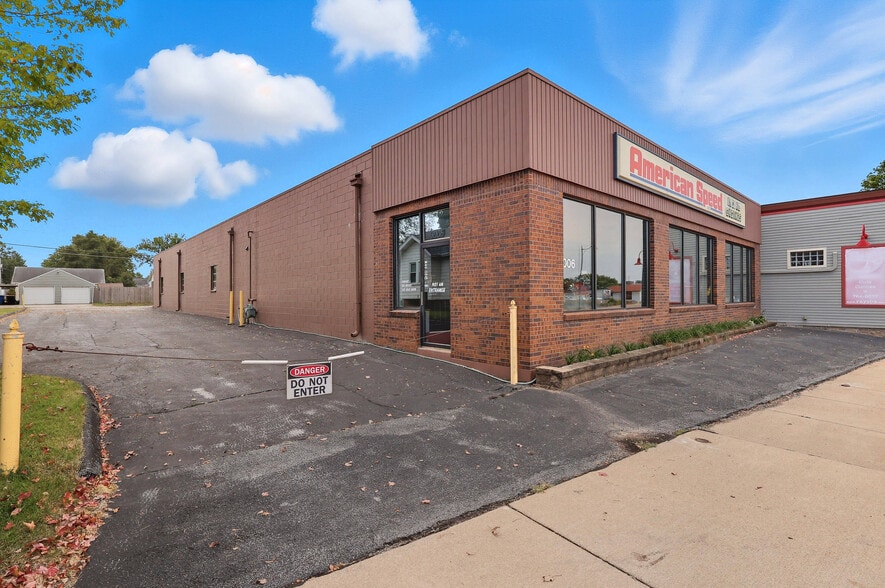 3006 Avenue of the Cities, Moline, IL à vendre - Photo du bâtiment - Image 2 de 27