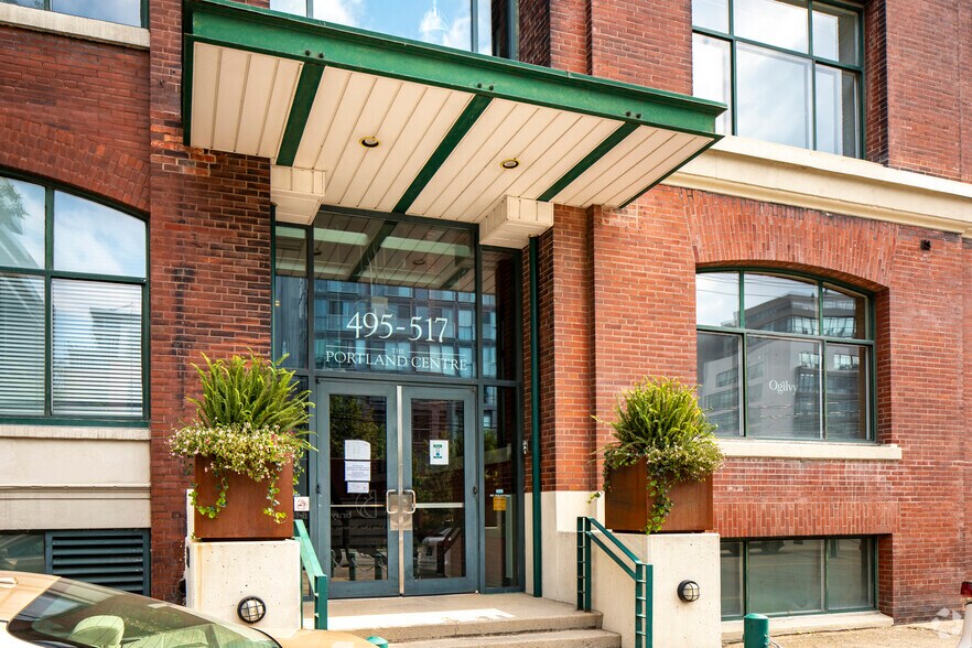 495-517 Wellington St W, Toronto, ON à louer - Photo du bâtiment - Image 2 de 7