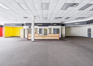 2111 W Broadway, Louisville, KY for lease Interior Photo- Image 2 of 6