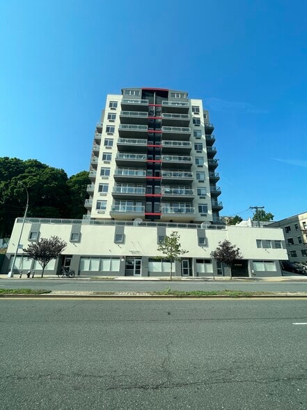 224 Richmond Ter, Staten Island, NY for sale - Building Photo - Image 2 of 4