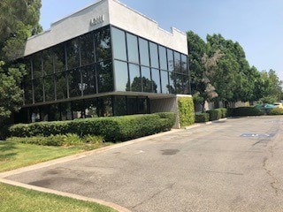 42111 Avenida Alvarado, Temecula, CA for lease Primary Photo- Image 1 of 12