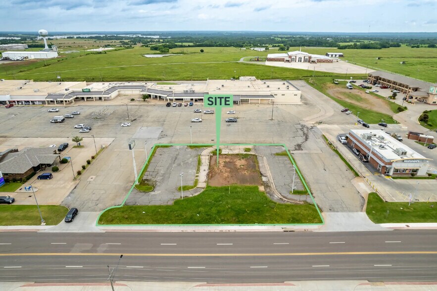 2210 E Main St, Cushing, OK à vendre - Aérien - Image 2 de 4